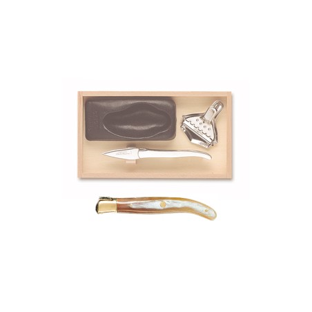 Wood box of Laguiole oyster set brass bolster